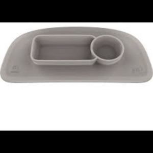 NWT EZPZ PLACEMAT FOR STOKKE TRAY GRAY